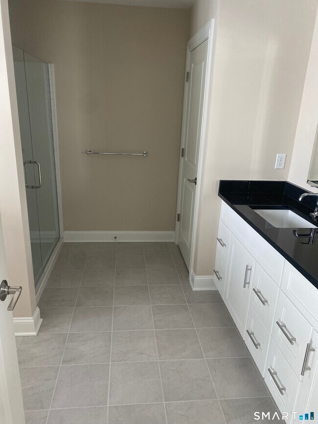 Building Photo - 919 Strongtown Rd