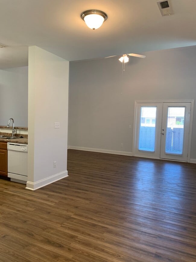 Building Photo - 3 Bedroom 2 Bath Townhome in Pleasant Grov...