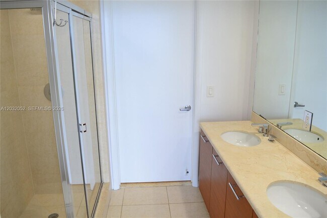 Building Photo - 50 Biscayne Blvd