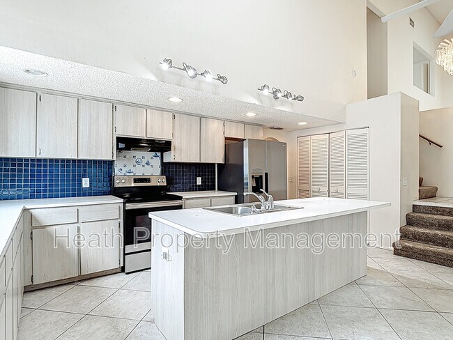 Building Photo - 13918 Raie Ave