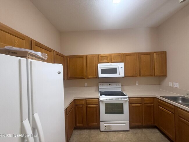 Building Photo - 5150 Playpen Dr