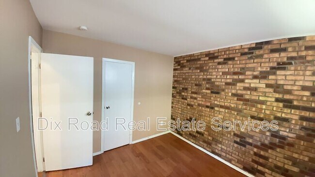 Building Photo - 5 N Sutphin St