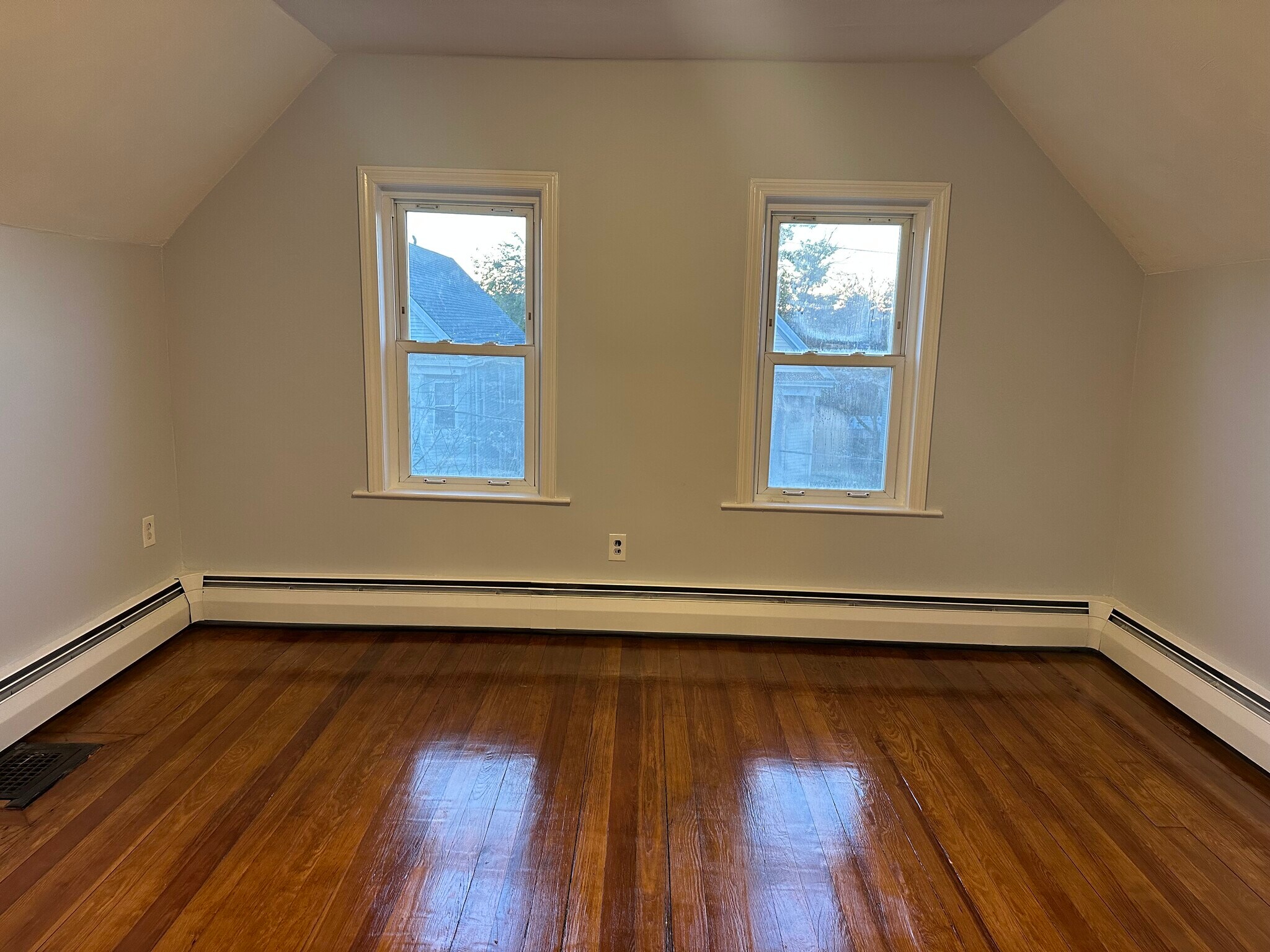 Building Photo - 42 William St