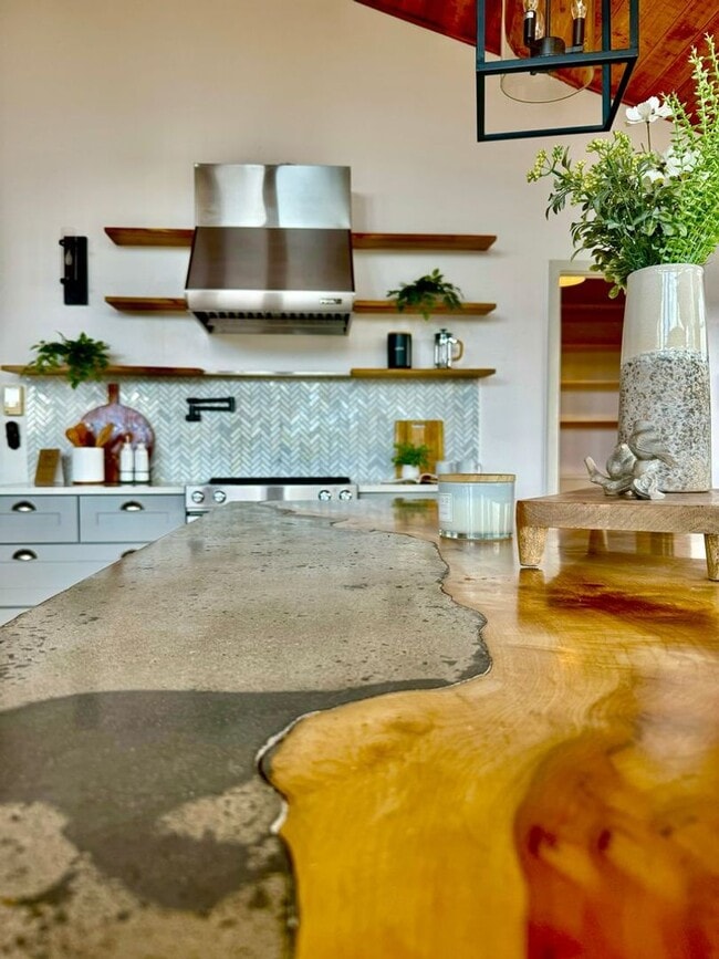 Building Photo - One Of A Kind Freeland Home with Two Seper...