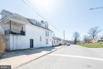 Building Photo - 401 W Washington St