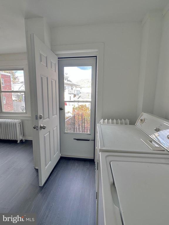 Building Photo - 411 Burmont Rd