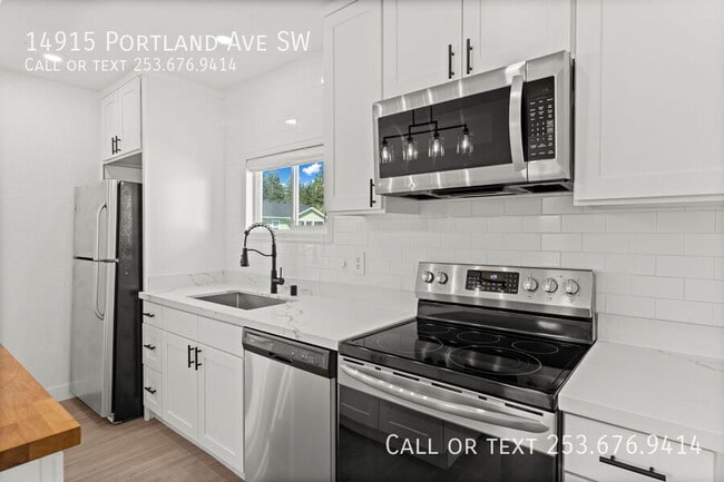 Building Photo - 14915 Portland Ave SW