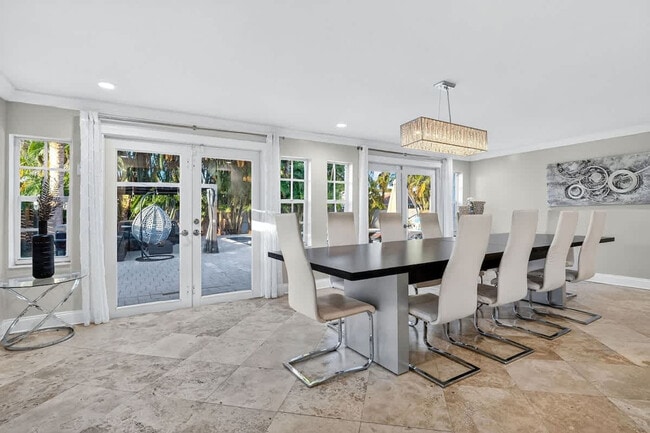 Building Photo - 2423 NE 202nd St