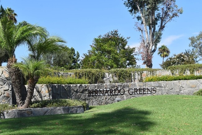 Building Photo - 2 Bedroom Condo in Rancho Bernardo with Golf Course Views