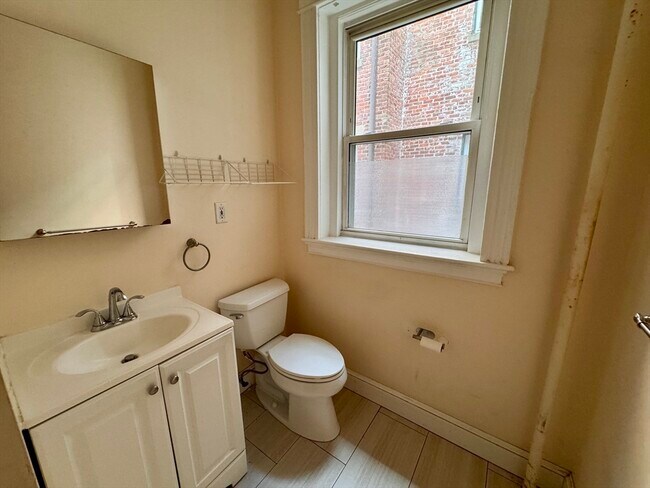 Building Photo - 497 Boylston St