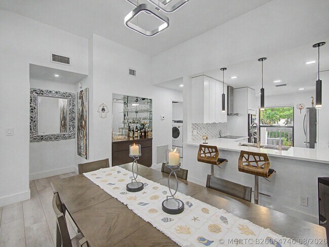 Building Photo - 5154 Oakhill Ln