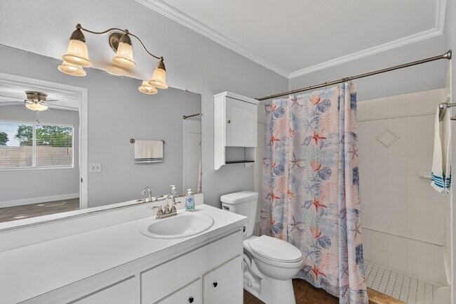 Building Photo - 3/2 Condo in Tavares Ridge w/ Community Pool!