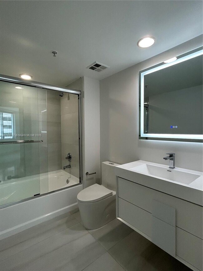 Building Photo - 335 S Biscayne Blvd