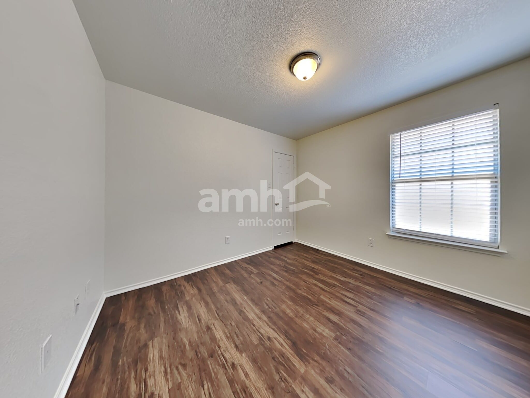 Building Photo - 14117 Cochise Dr