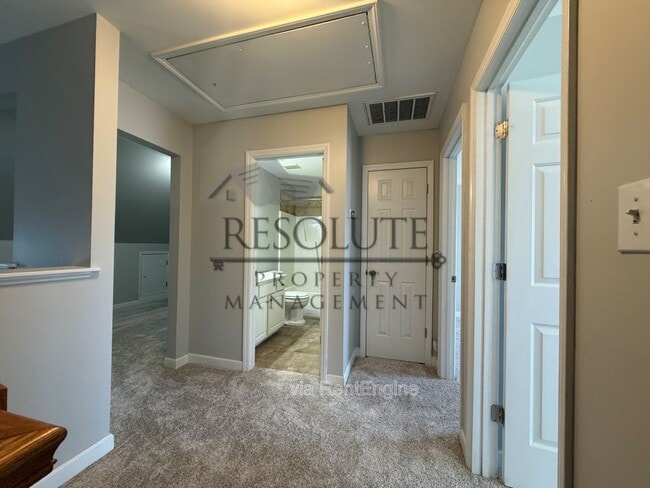 Building Photo - 303 Sugar Maple Ave