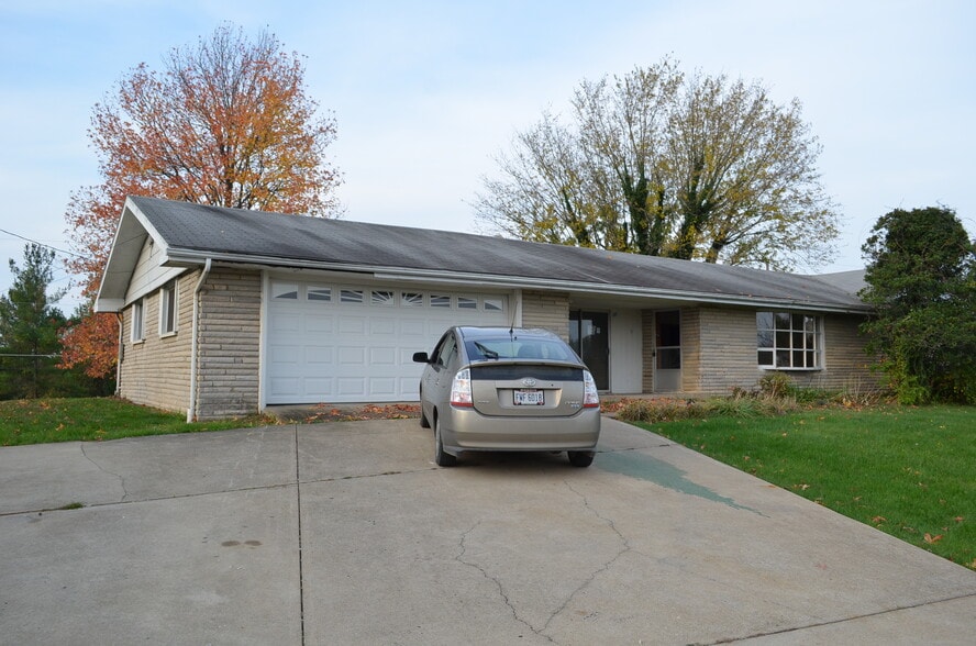 Building Photo - 93 Wonderhill Dr