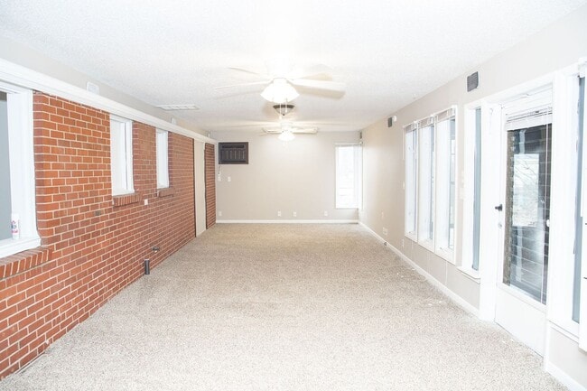 Building Photo - 1911 S Saratoga Ave