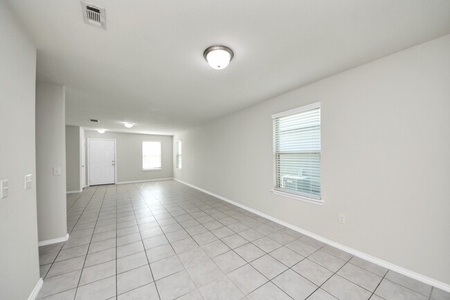 Building Photo - 2710 Lapwing Dr.