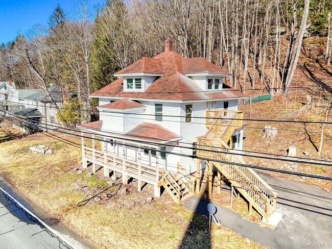 Building Photo - 2016 Old Rte 17