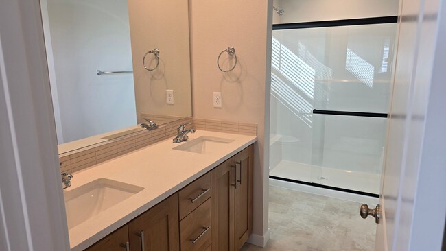 Building Photo - Amazing 3 bedroom Brand new home!!