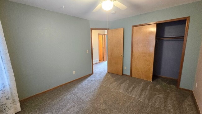 Building Photo - 305 Holbrook St