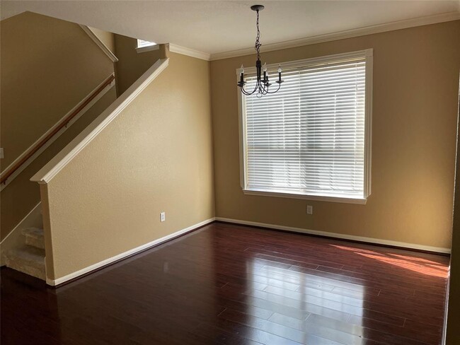 Building Photo - 2721 Hidden Landing Dr