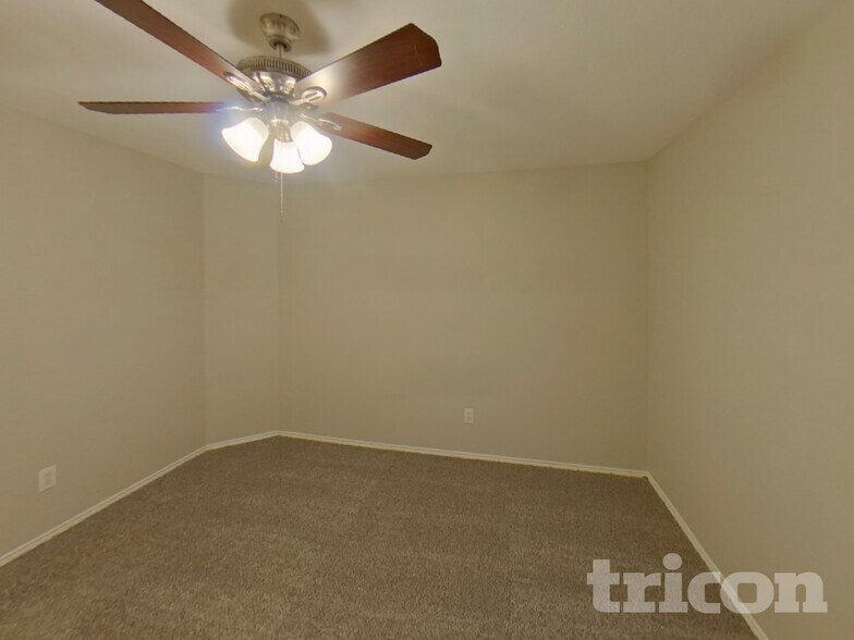 Building Photo - 534 Blue Sage