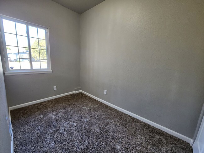 Building Photo - Duplex Located near Fort Carson!!