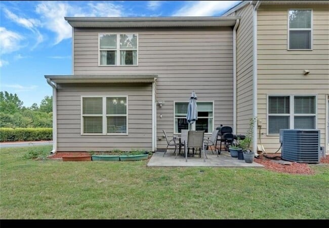 Building Photo - 3251 Blue Springs Trace