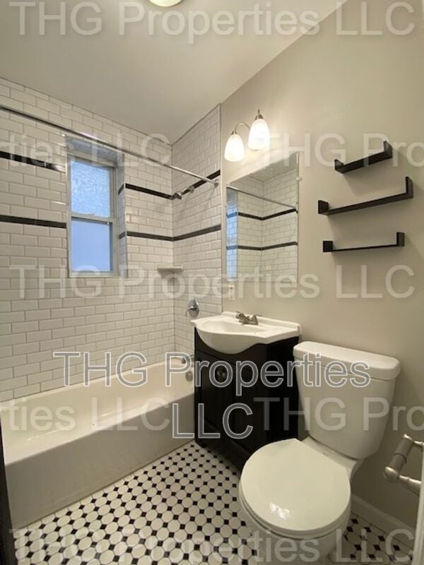 Building Photo - 641 Lincoln Ave