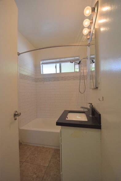 Building Photo - 5455 Bellingham Ave