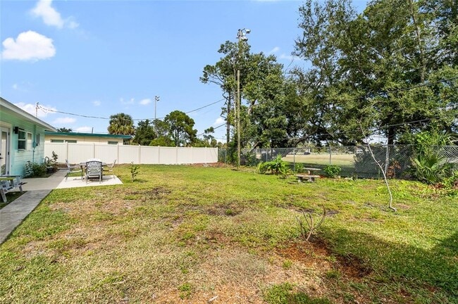Building Photo - 3700 Whiting Dr SE