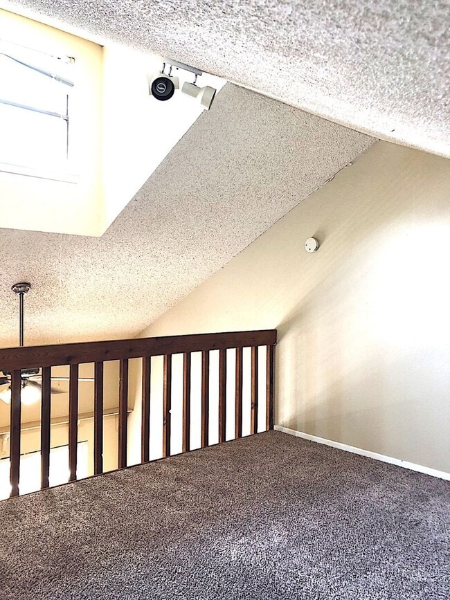 Building Photo - PEARL WEST CAMPUS - LOFTED 2BD/1BA