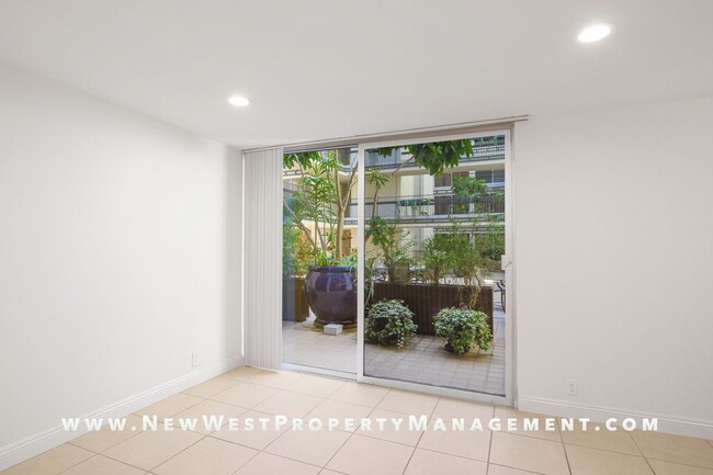 Building Photo - Expansive La Jolla Village 2 Bedroom at De...