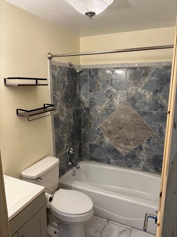 Building Photo - 515 Bellevue Pl