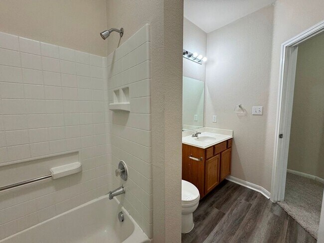 Building Photo - One-story brick home in popular Stoneridge Subdivision!