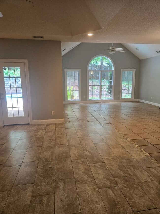 Building Photo - FOR RENT in HARRIS COUNTY with SWIMMING POOL! Available July 1st