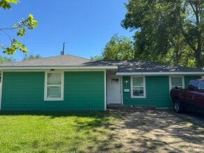 Building Photo - 5846 Westover St