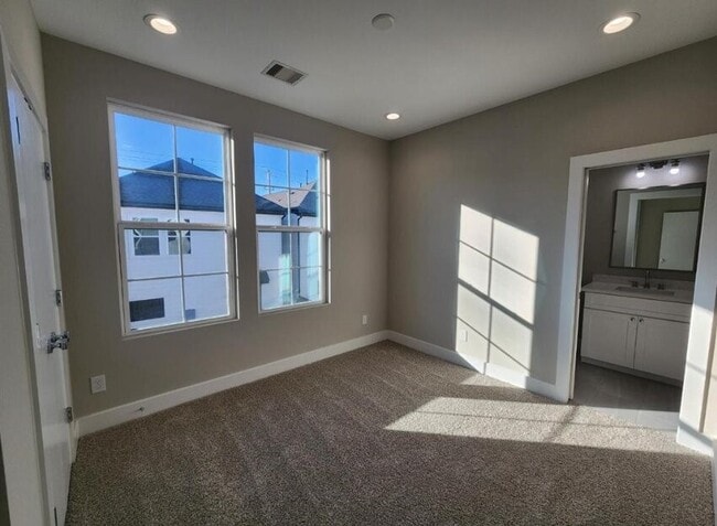 Building Photo - 3206 Bostic St