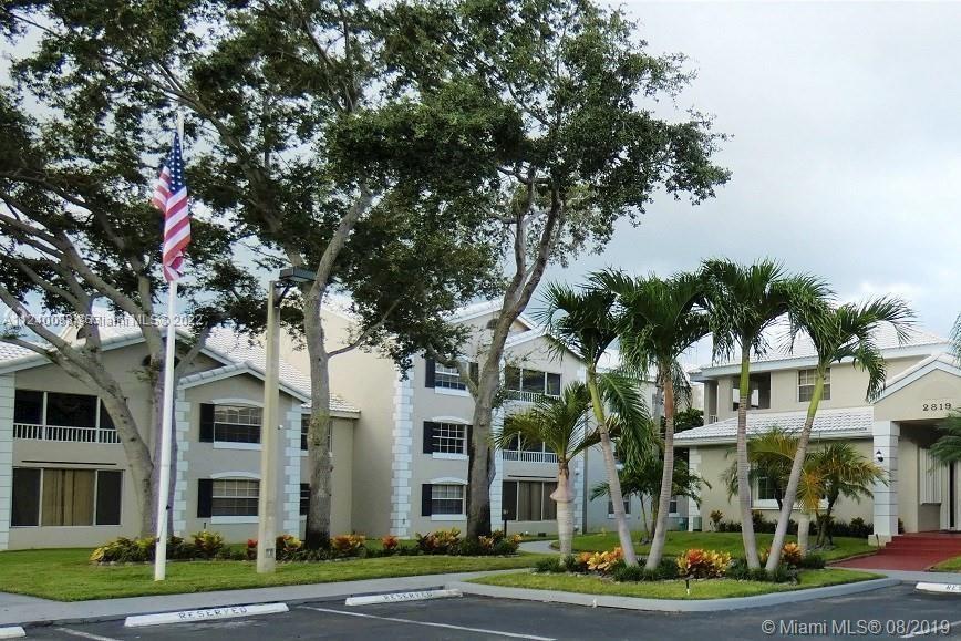 Building Photo - 2850 N Oakland Forest Dr
