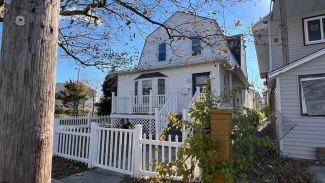 Building Photo - 1404 Madison Ave