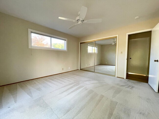 Building Photo - 1534 Marlbarough Ave