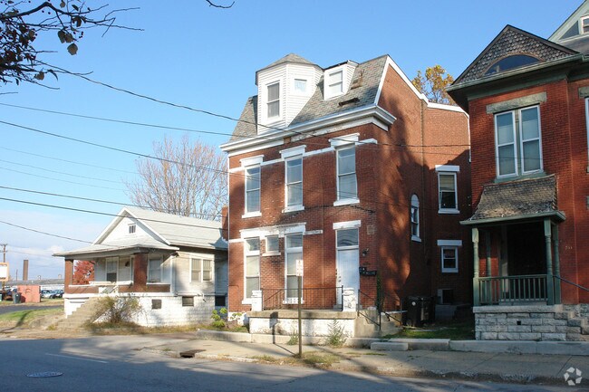 Building Photo - 613 W Breckinridge St