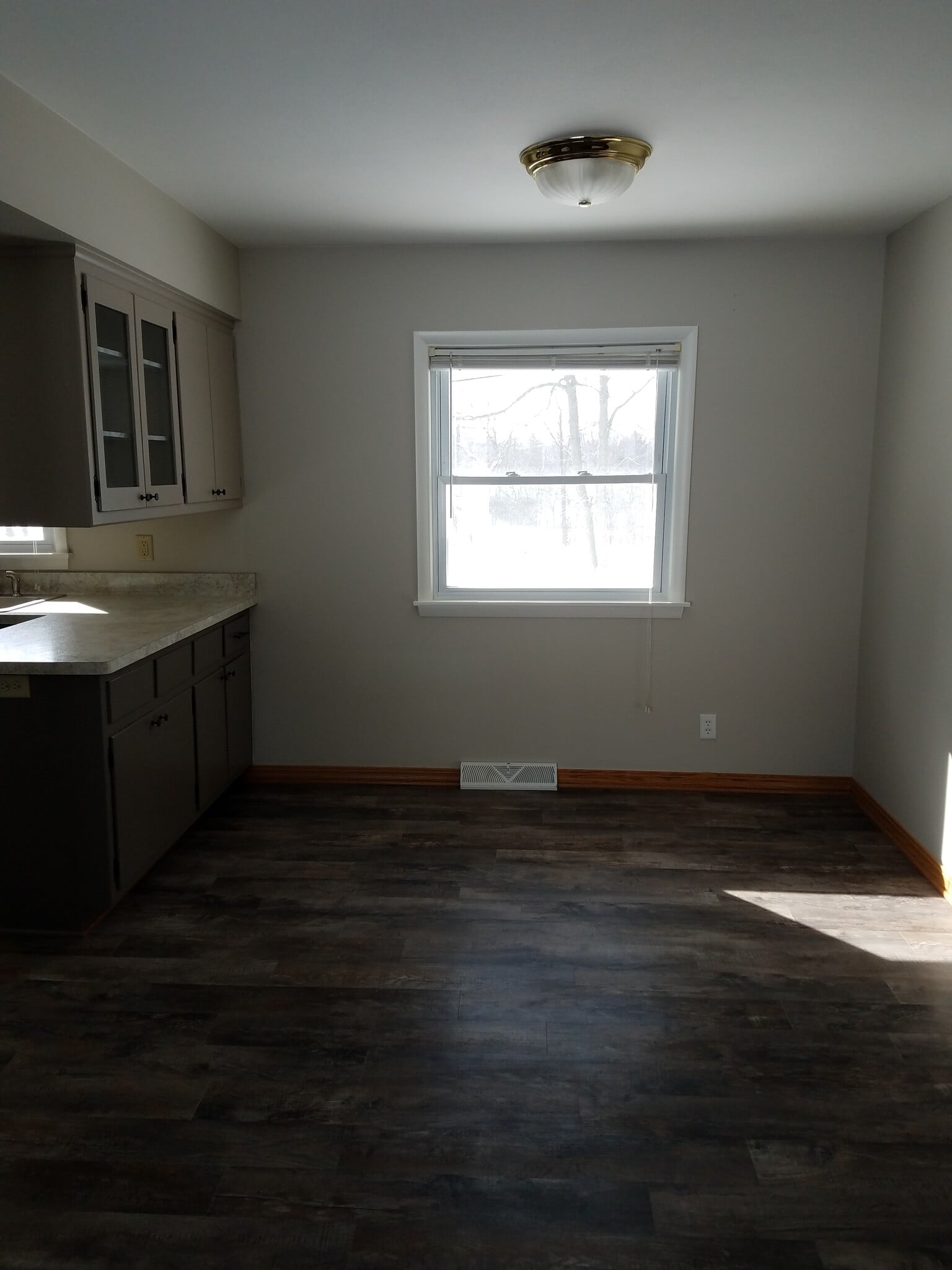 Dining Room - 409 Hill N Dale Cir
