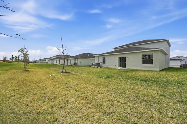 Building Photo - 10461 NW Suncrest Lp