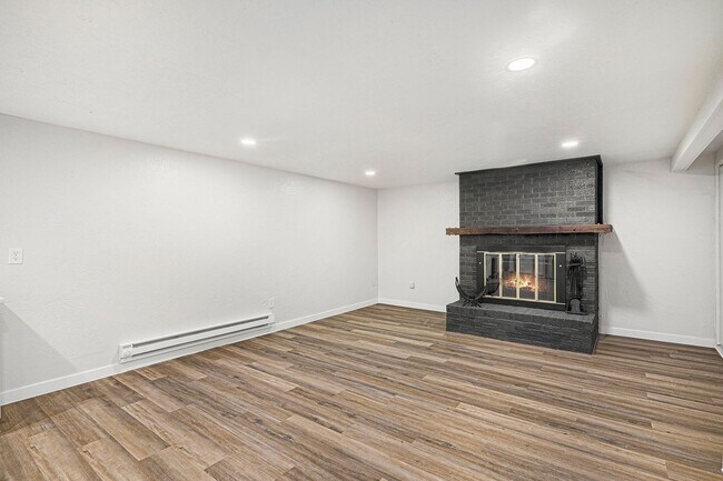 Building Photo - Pecos9881