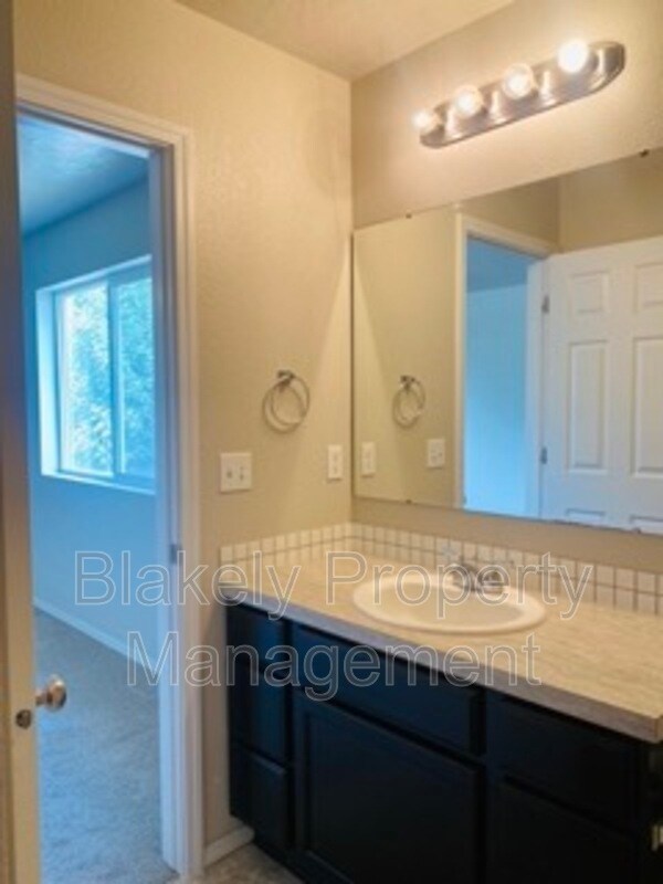 Building Photo - 13513 Palm Beach Dr