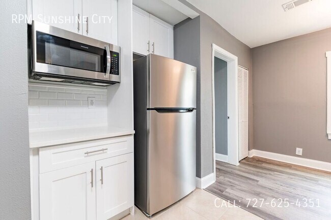 Building Photo - 2017 Ocean View Pl