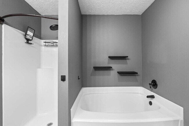 Building Photo - 3 Bedroom Ranch in Golf Cart Area of Senoia