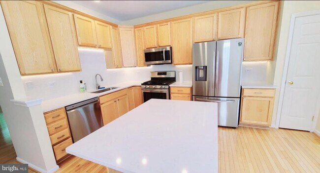 Building Photo - 441 Clayhall St